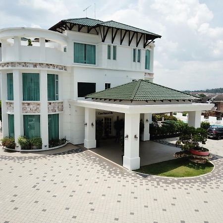 Casa Bianca Hotel Keluang Kültér fotó