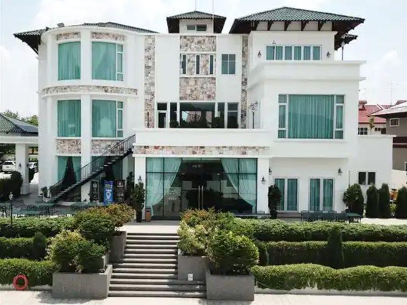 Casa Bianca Hotel Keluang Kültér fotó