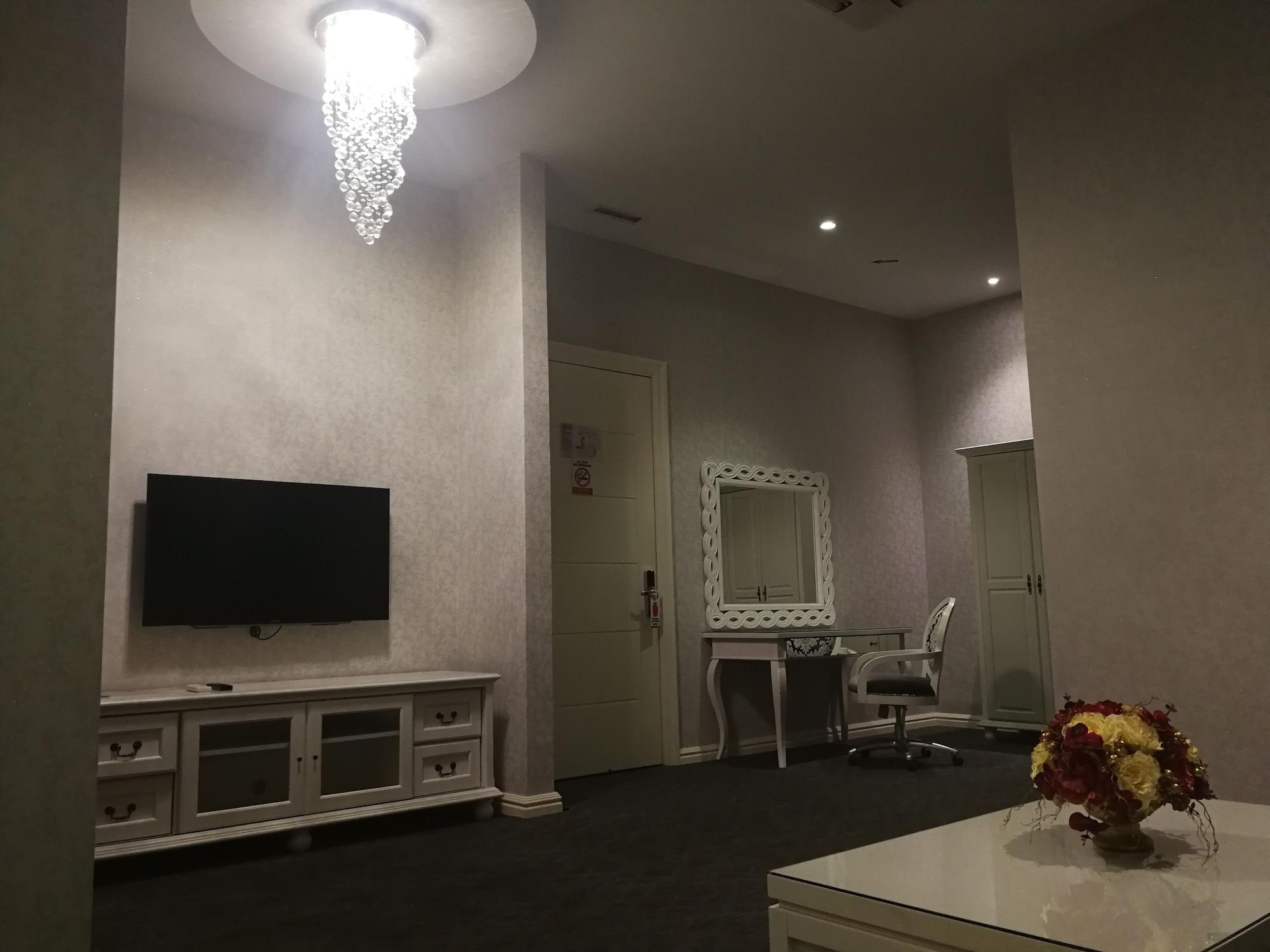 Casa Bianca Hotel Keluang Kültér fotó