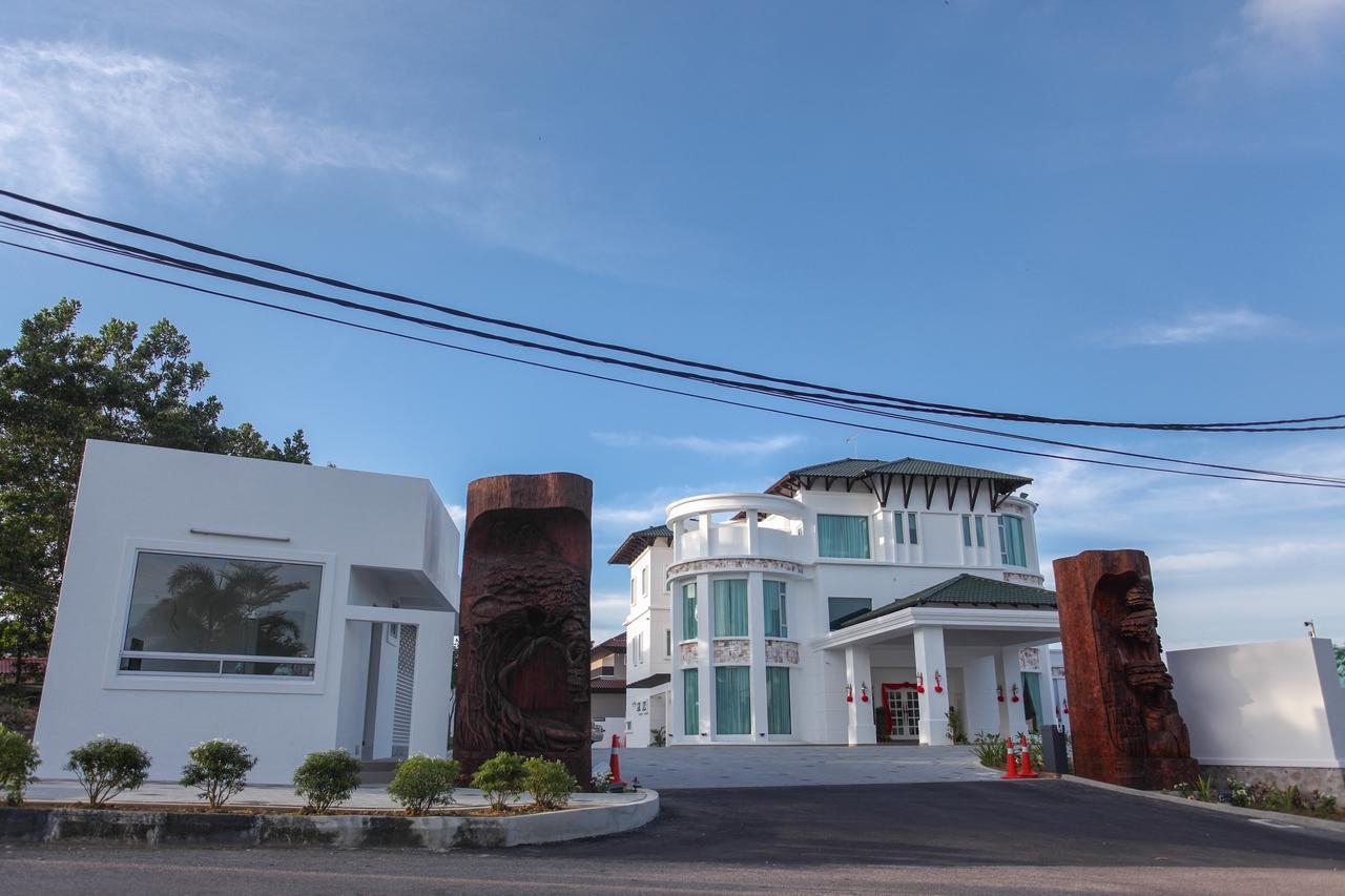 Casa Bianca Hotel Keluang Kültér fotó
