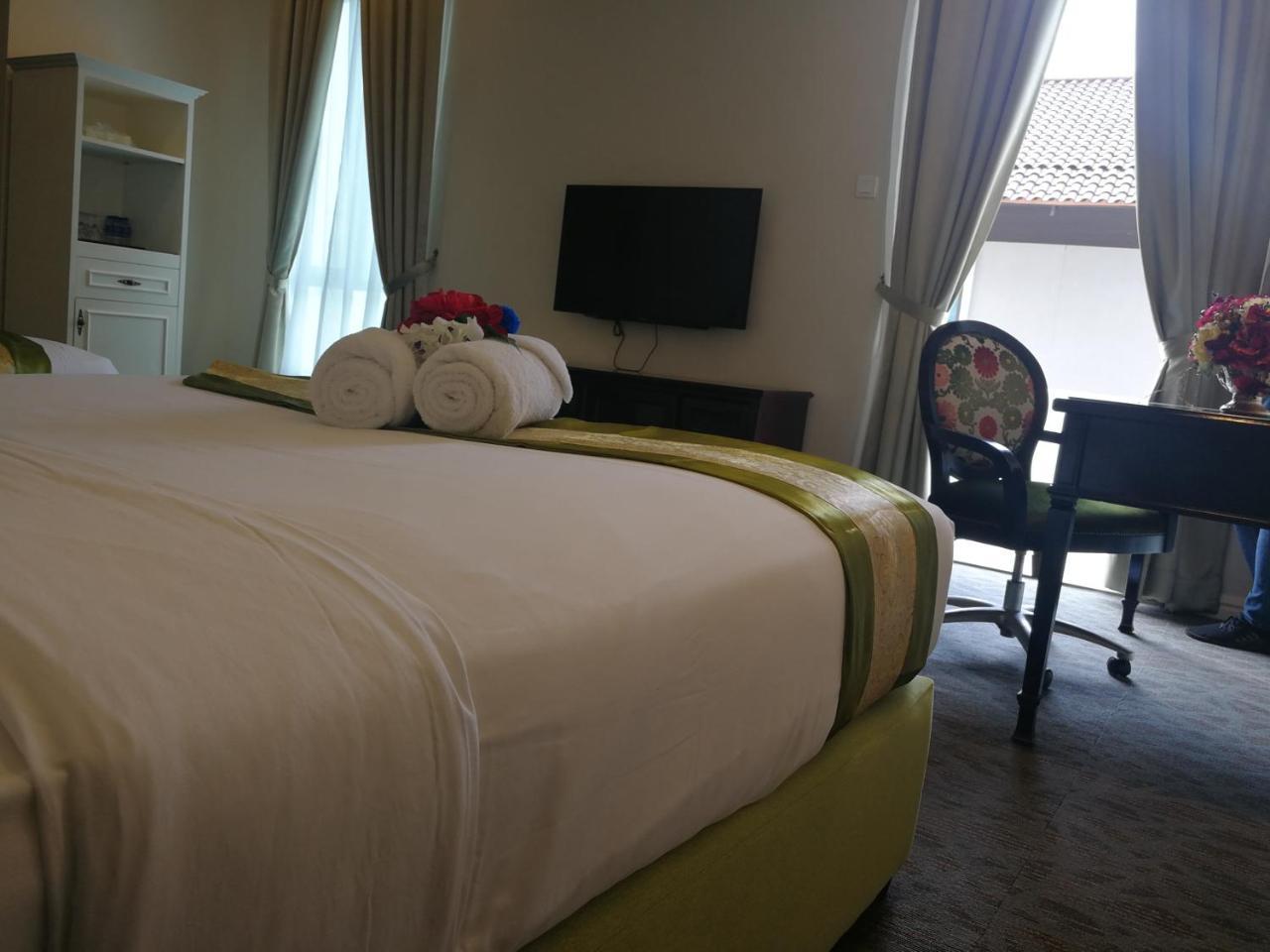 Casa Bianca Hotel Keluang Kültér fotó