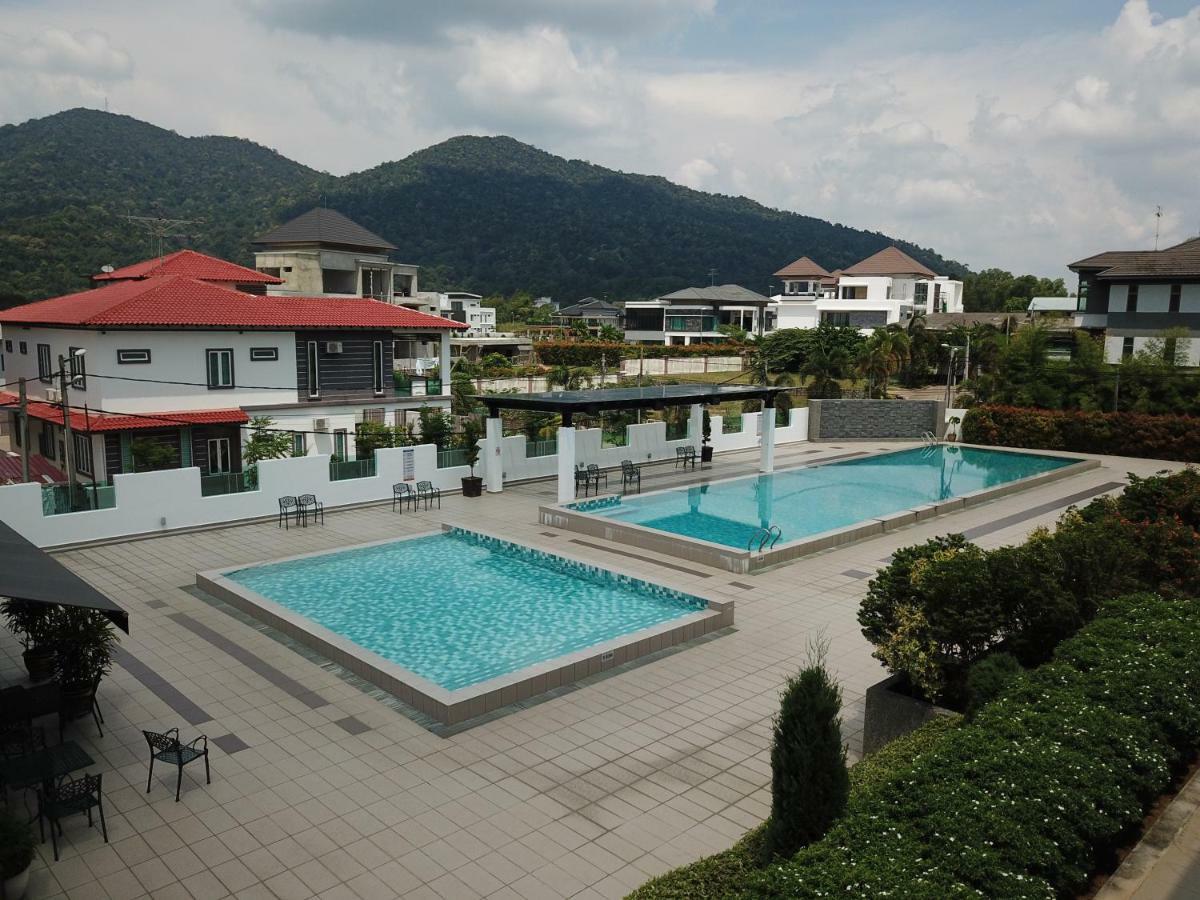 Casa Bianca Hotel Keluang Kültér fotó