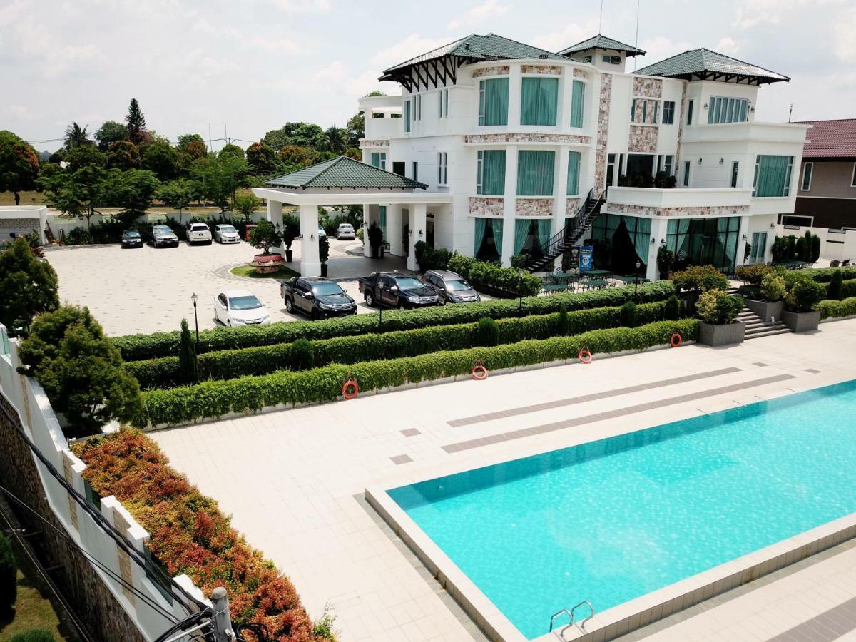 Casa Bianca Hotel Keluang Kültér fotó