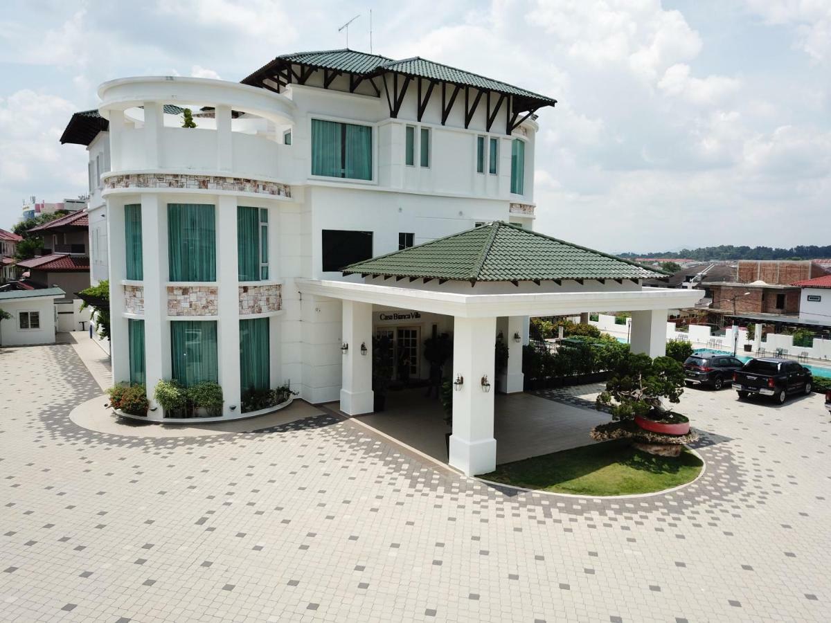 Casa Bianca Hotel Keluang Kültér fotó