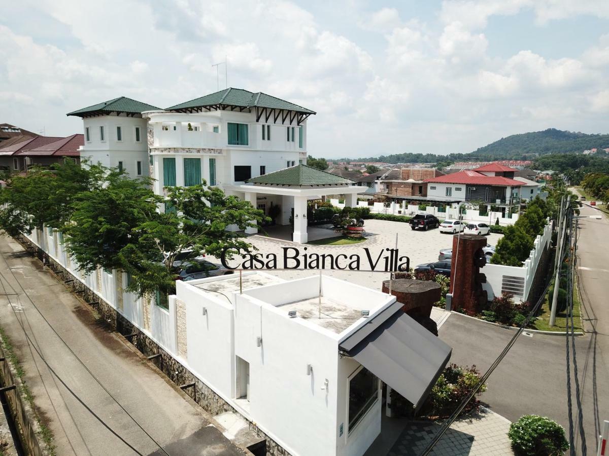 Casa Bianca Hotel Keluang Kültér fotó