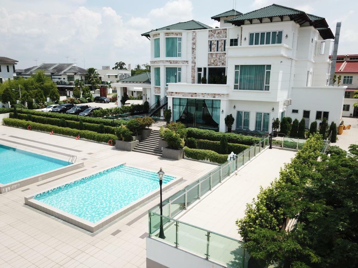 Casa Bianca Hotel Keluang Kültér fotó