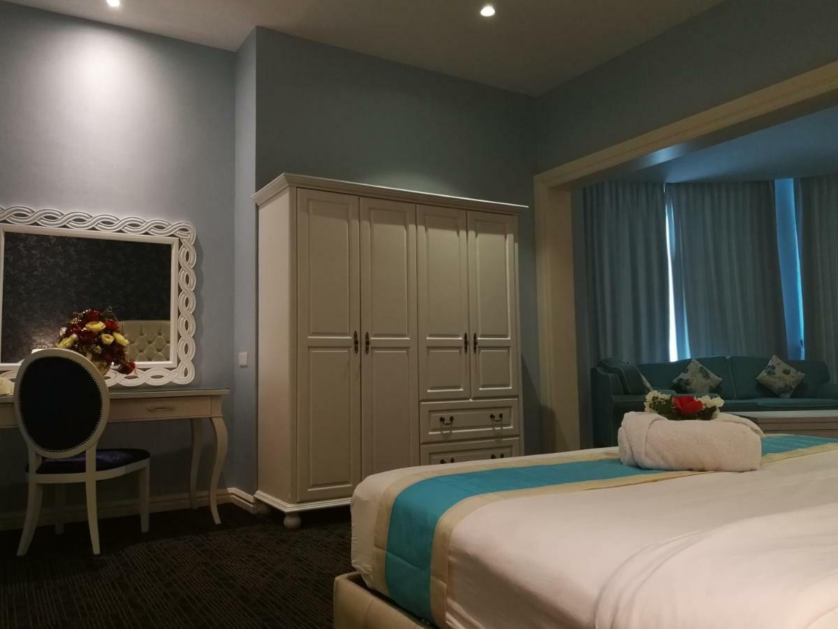 Casa Bianca Hotel Keluang Kültér fotó