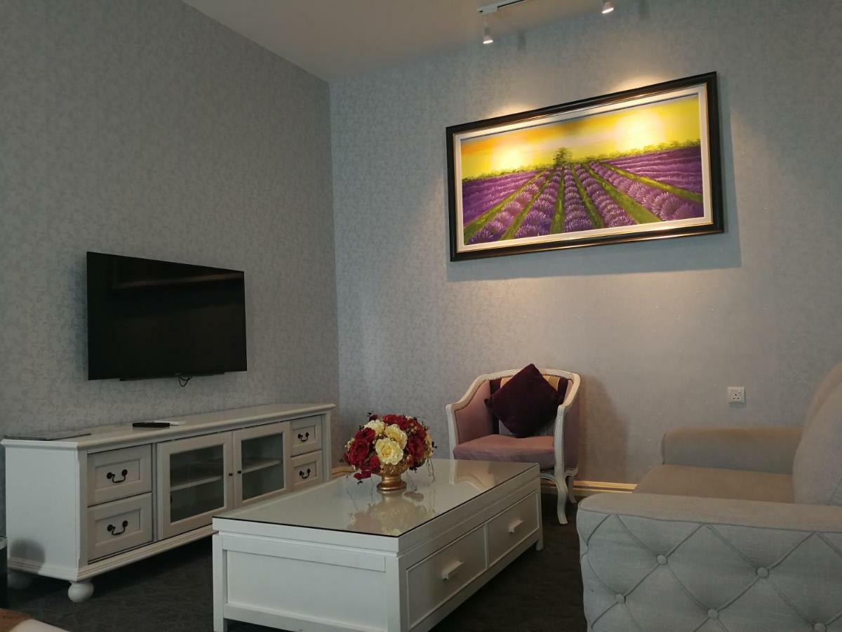 Casa Bianca Hotel Keluang Kültér fotó