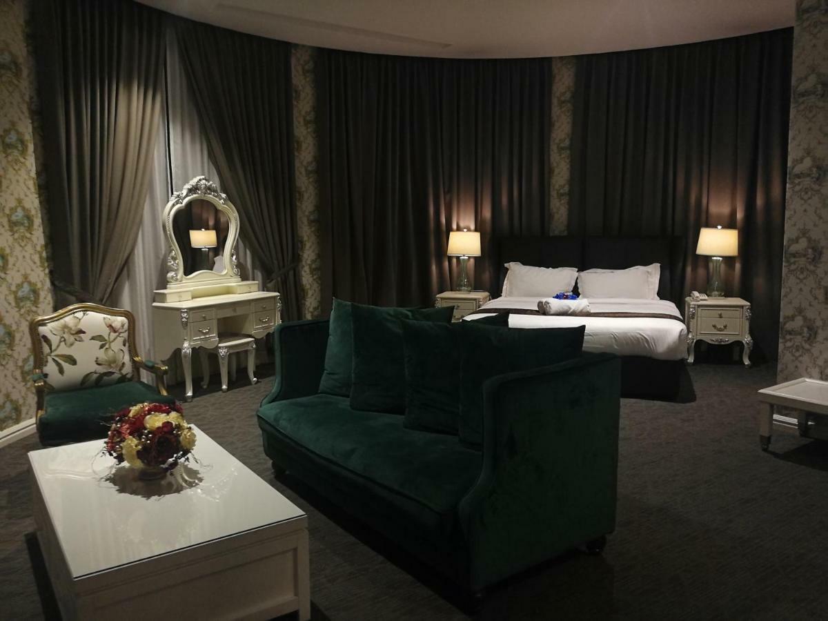Casa Bianca Hotel Keluang Kültér fotó